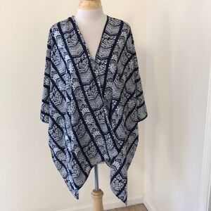 Altar’d state S/M blue / white duster .